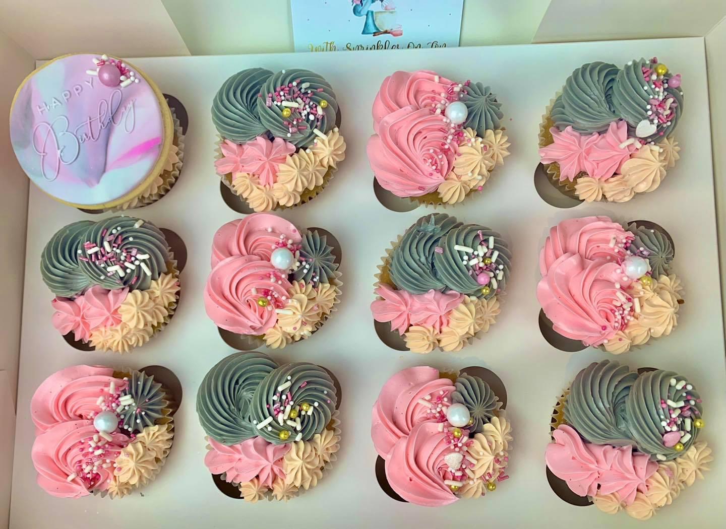 Wedding cakesicles with metallic detail